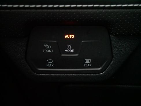 Certified 2025 Volkswagen Atlas SEL Premium R-Line image 28