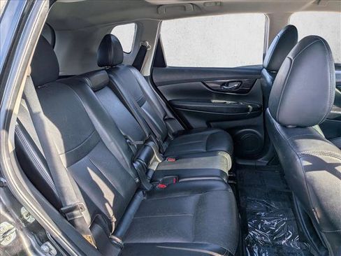 Used 2018 Nissan Rogue SL w/ Premium Package image 18