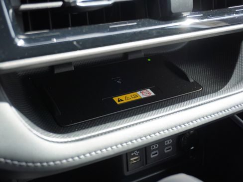 Used 2024 Toyota Highlander XLE image 26