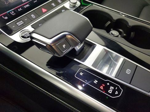 Used 2025 Audi Q7 3.0T Premium Plus AWD/4WD image 31