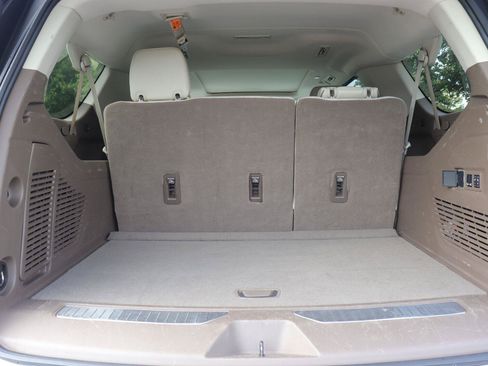 Used 2024 GMC Yukon XL Denali RWD image 16