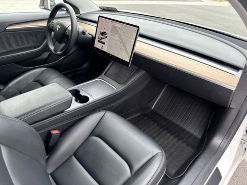 Used 2021 Tesla Model 3 Long Range AWD/4WD image 23
