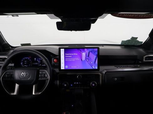 Used 2025 Toyota Tacoma TRD Off-Road image 8