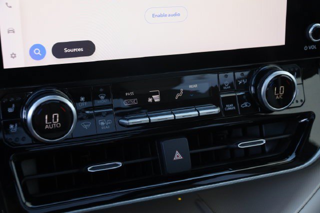 Used 2024 Toyota Highlander Platinum FWD image 20