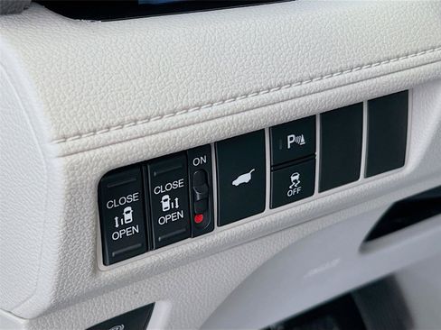 New 2026 Honda Odyssey Elite image 14