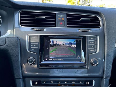 Used 2015 Volkswagen e-Golf SEL Premium FWD image 12