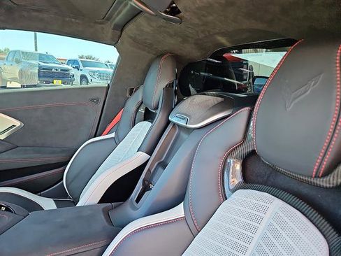 Used 2023 Chevrolet Corvette Stingray Premium Cpe w/ Z51 Performance Package image 9