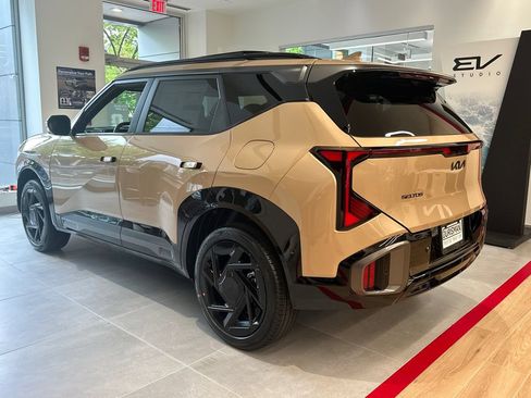 New 2027 Kia Seltos X-Line SX w/ X-Line SX Prestige Package AWD/4WD image 3