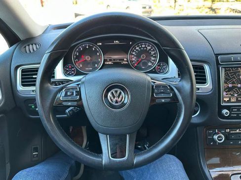 Used 2015 Volkswagen Touareg VR6 image 22