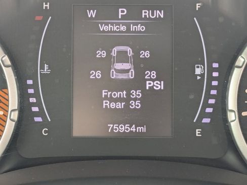 Used 2019 Jeep Renegade Latitude FWD image 11