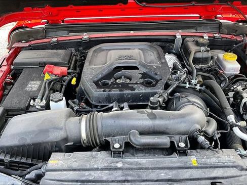 Used 2025 Jeep Wrangler Unlimited Rubicon AWD/4WD image 30