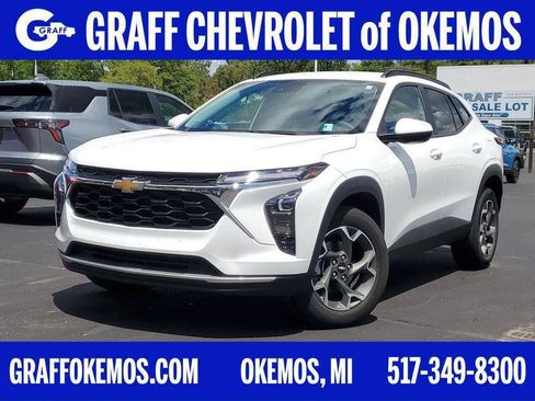Used 2024 Chevrolet Trax LT w/ Driver Confidence Package FWD image 1