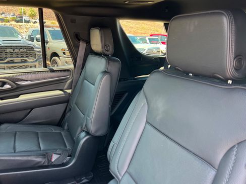 Used 2024 GMC Yukon Denali w/ Advanced Technology Package AWD/4WD image 21