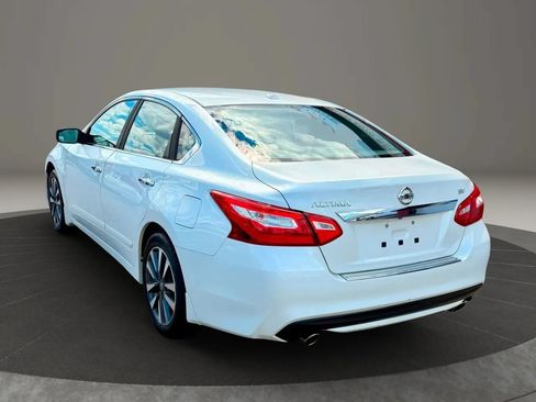 Used 2017 Nissan Altima 2.5 SV FWD image 6
