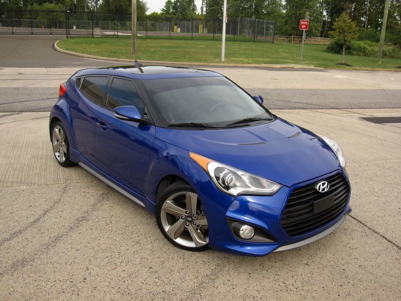 Used 2013 Hyundai Veloster Turbo w/ Ultimate Pkg FWD image 2