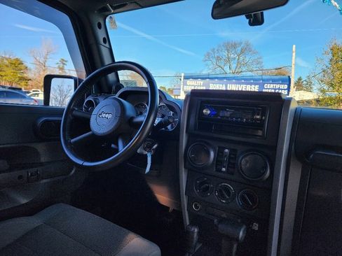Used 2007 Jeep Wrangler Unlimited Sahara image 13