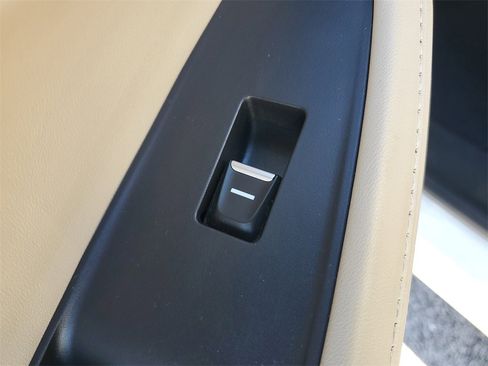 Certified 2023 Acura MDX FWD w/ Technology Package image 17