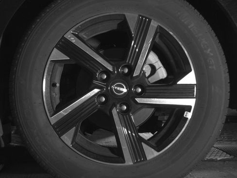 Used 2025 Nissan Sentra SV FWD image 16