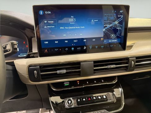 New 2026 Lincoln Corsair Premiere FWD image 17