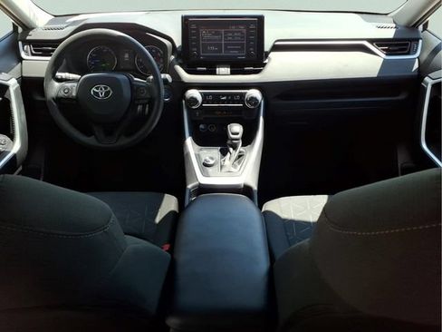 Used 2021 Toyota RAV4 XLE AWD/4WD image 21