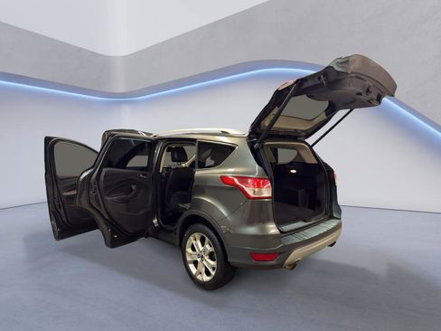 Used 2016 Ford Escape Titanium w/ Equipment Group 301A AWD/4WD image 10