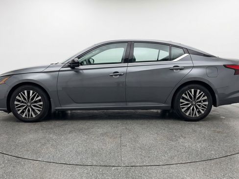 Used 2025 Nissan Altima 2.5 SV FWD image 5