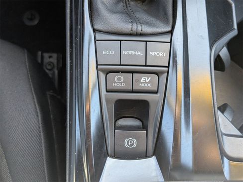 Used 2025 Toyota Camry LE image 24