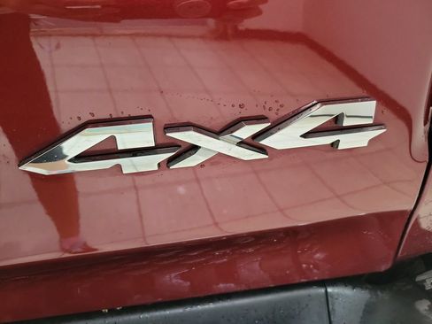 Used 2025 RAM 1500 Laramie AWD/4WD image 15