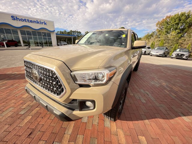 Used 2018 Toyota Tacoma TRD Off-Road AWD/4WD image 26