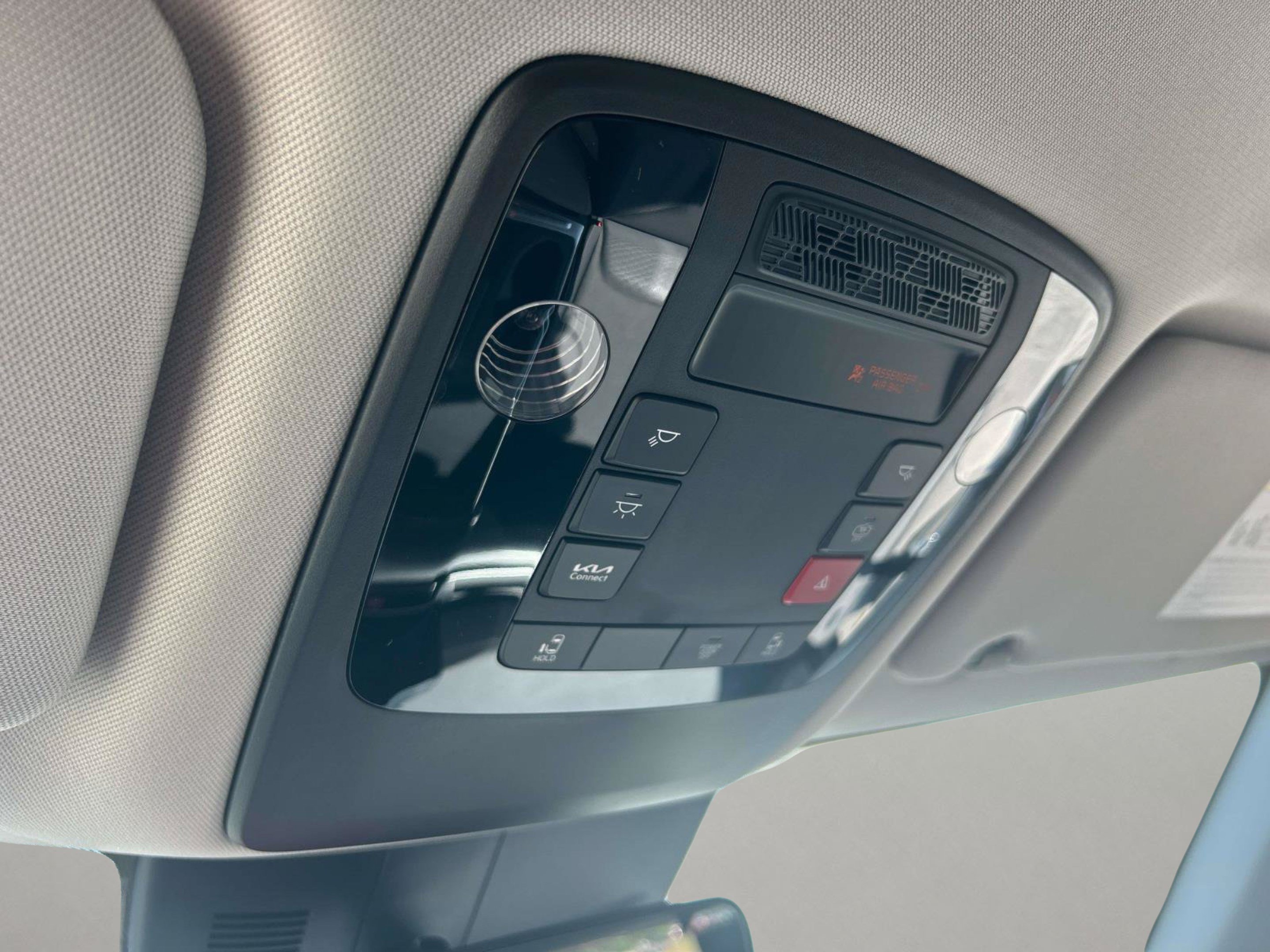 New 2027 Kia Carnival LX FWD image 29