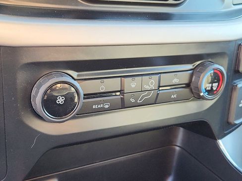 Used 2022 Ford F150 XLT w/ Trailer Tow Package image 15