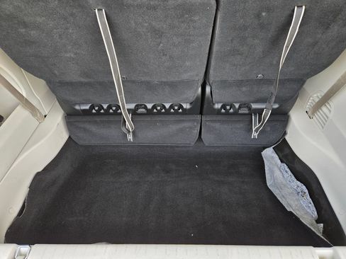 Used 2023 Chrysler Pacifica Touring-L FWD image 32