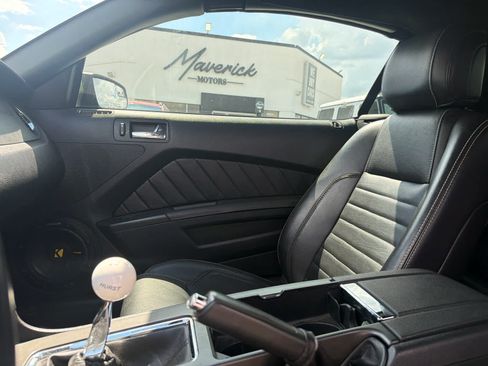 Used 2013 Ford Mustang GT RWD image 9