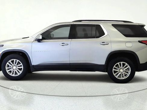 Used 2023 Chevrolet Traverse LT FWD image 5