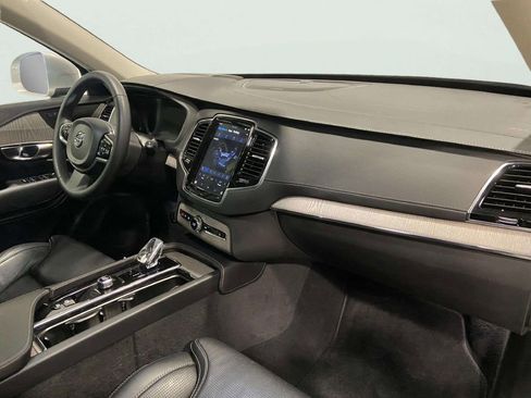 Used 2023 Volvo XC90 B6 Ultimate image 32