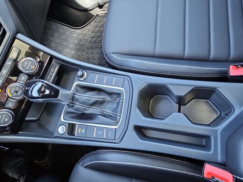 Certified 2023 Volkswagen Jetta SE w/ Panoramic Sunroof Package FWD image 23