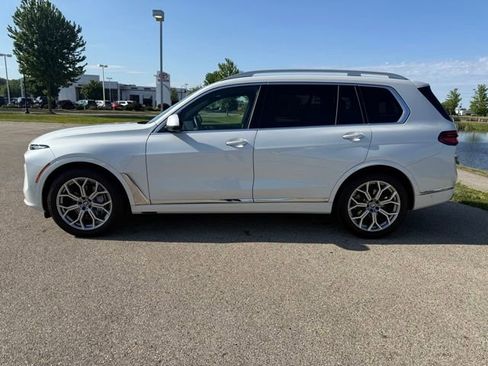 Used 2024 BMW X7 xDrive40i AWD/4WD image 2