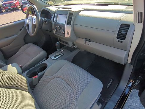 Used 2020 Nissan Frontier SV image 26