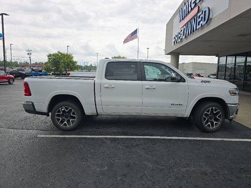 Used 2025 RAM 1500 Laramie AWD/4WD image 3