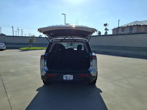Used 2024 Nissan Pathfinder SV FWD image 20