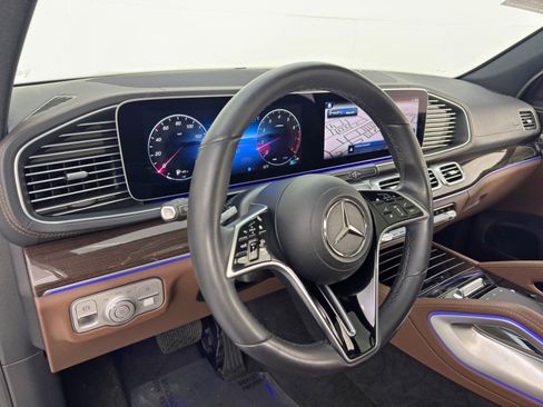 Used 2024 Mercedes-Benz GLS 450 4MATIC image 14
