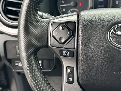 Used 2020 Toyota Tacoma SR5 image 17