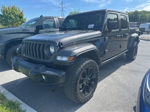 Used 2025 Jeep Gladiator Sport AWD/4WD image 1