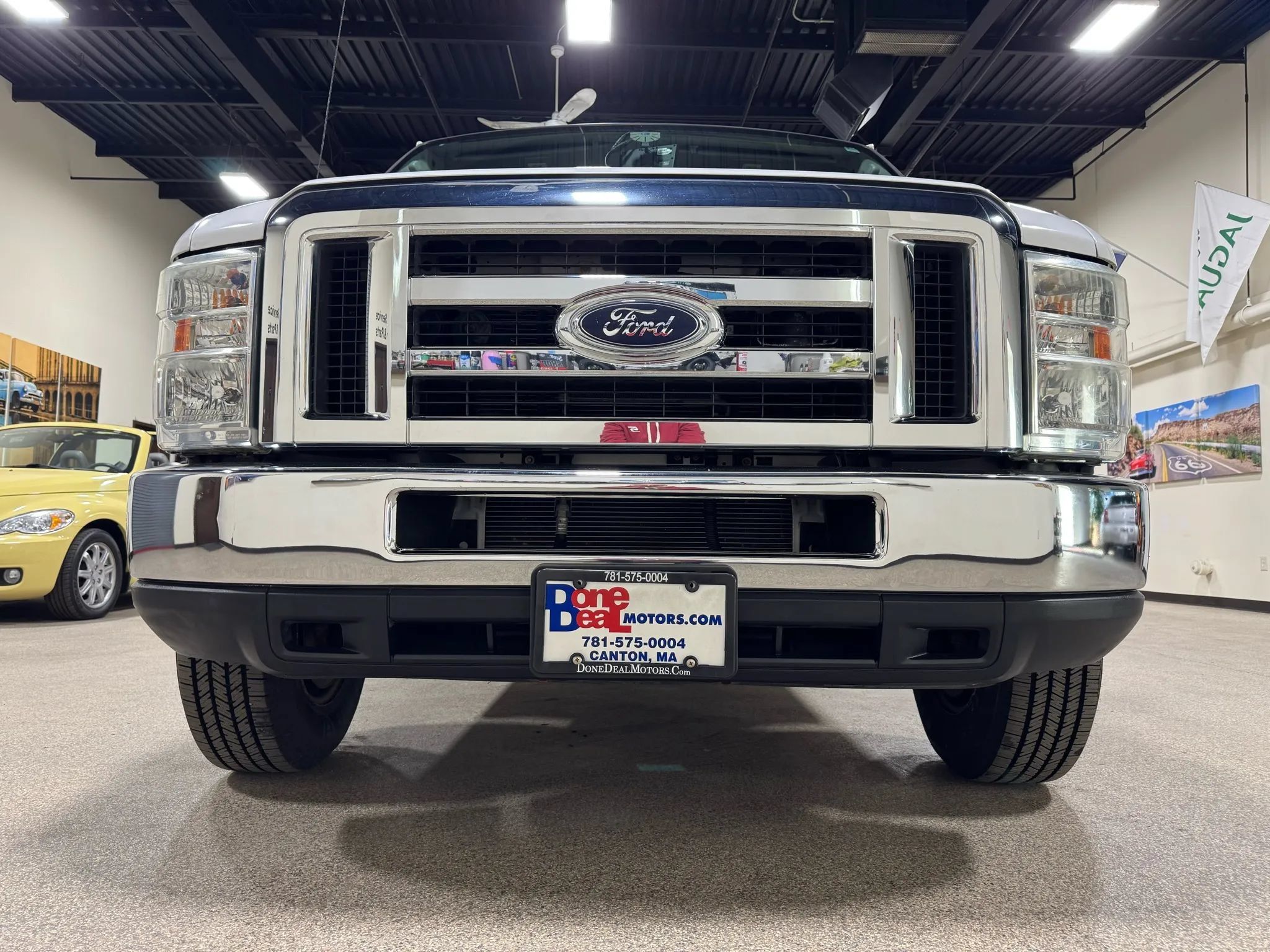 Used 2012 Ford E-350 and Econoline 350 Extended Super Duty w/ PWR Group RWD image 9