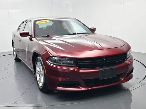 Used 2020 Dodge Charger SXT w/ Leather Interior Group RWD image 2