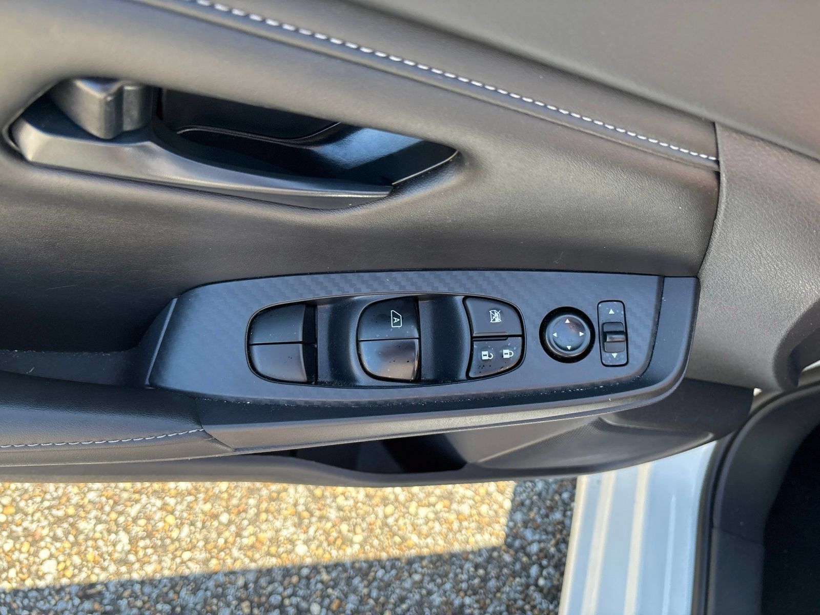 Used 2025 Nissan Sentra S FWD image 11