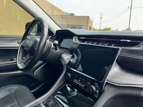 Used 2021 Jeep Grand Cherokee L Limited w/ Luxury Tech Group II image 28