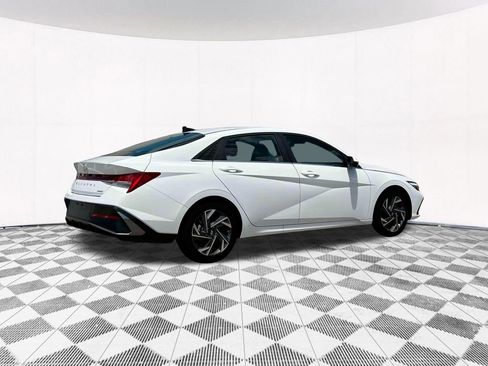 New 2025 Hyundai Elantra Limited image 13