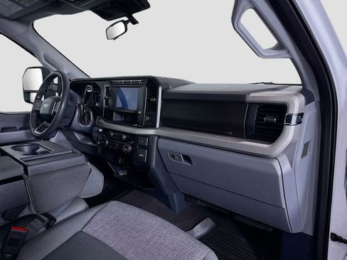 Used 2024 Ford F250 XLT w/ FX4 Off-Road Package AWD/4WD image 26