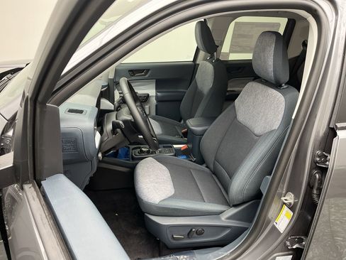 New 2025 Ford Maverick XLT w/ XLT Luxury Package image 8